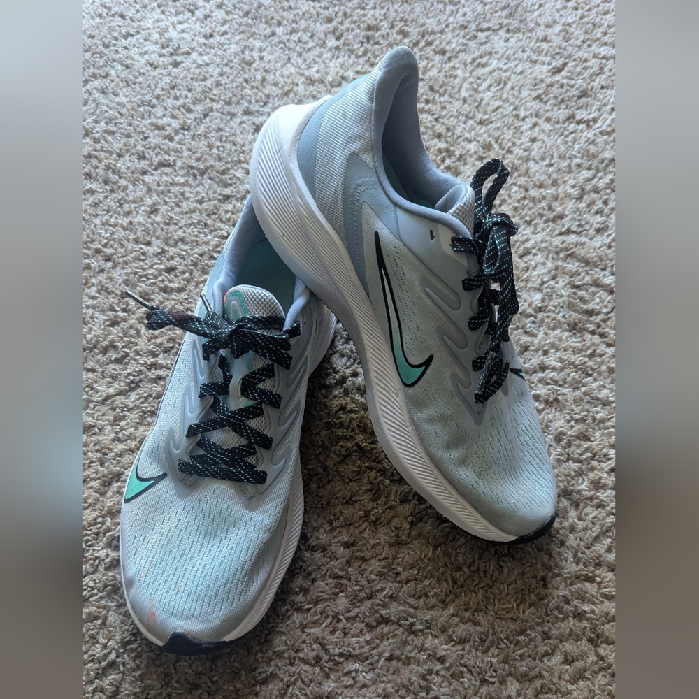 Nike Running Shoes For Women Size 8.5